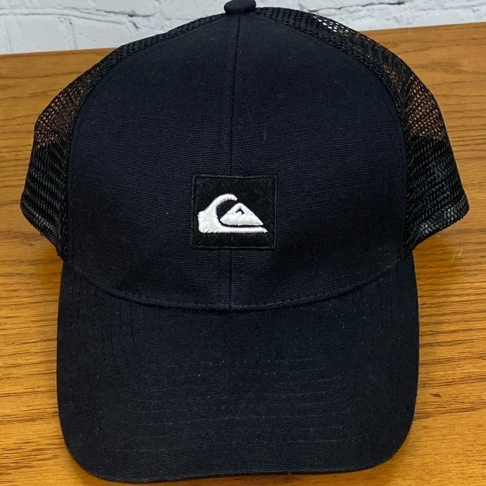 Quicksilver Embroidered SnapBack Hat - Picture 1 of 4